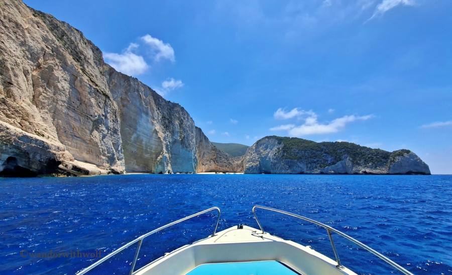 Kurs auf das Schiffswrack von Zakynthos: Per Boot zur Navagio-Bucht, Griechenland. Foto: wanderwithwolf